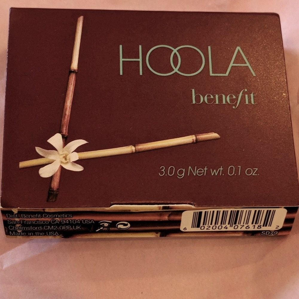 4 for $20 NEW Benefit Hoola matte bronzer